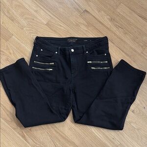 Jennifer Lopez Women's Black Jean Capris with zipper detail  sz 14